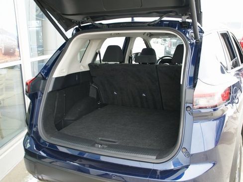 Used 2024 Nissan Rogue SV image 27