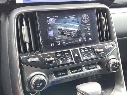 Used 2023 Lexus LX 600 4WD w/ Accessory Package (Z1) image 11