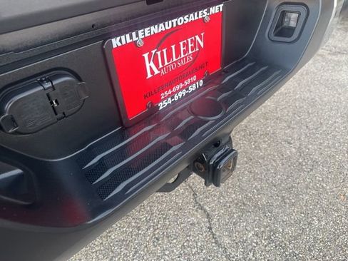 Used 2019 Toyota Tundra SR5 w/ SR5 Upgrade Package image 15