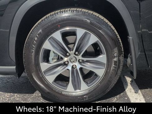 Certified 2026 Toyota Highlander XLE AWD/4WD image 11
