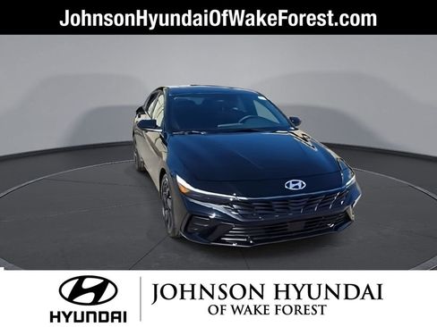New 2026 Hyundai Elantra SEL Sport Premium FWD image 2