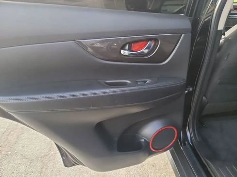 Used 2019 Nissan Rogue SV AWD/4WD image 26
