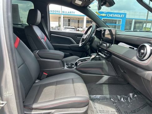 Used 2024 Chevrolet Colorado Z71 w/ Z71 Convenience Package 2 image 32