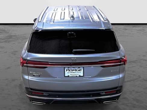 Used 2025 Buick Enclave Preferred image 3
