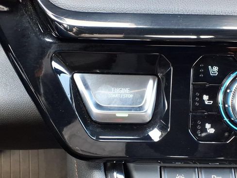 Used 2023 GMC Sierra 1500 AT4 w/ Technology Package AWD/4WD image 30