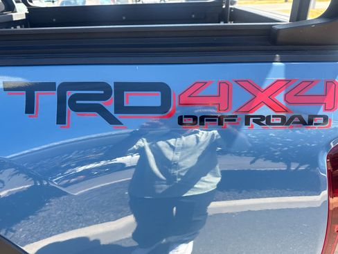 Used 2019 Toyota Tacoma TRD Off-Road AWD/4WD image 7