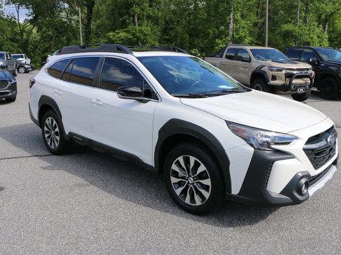Used 2023 Subaru Outback Limited XT AWD/4WD image 10