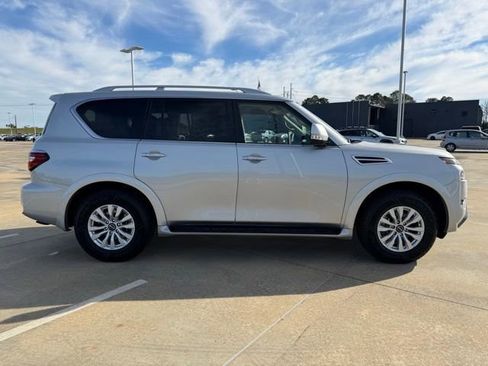 Used 2024 Nissan Armada SV image 6