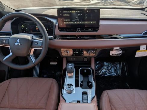 New 2026 Mitsubishi Outlander SEL image 7