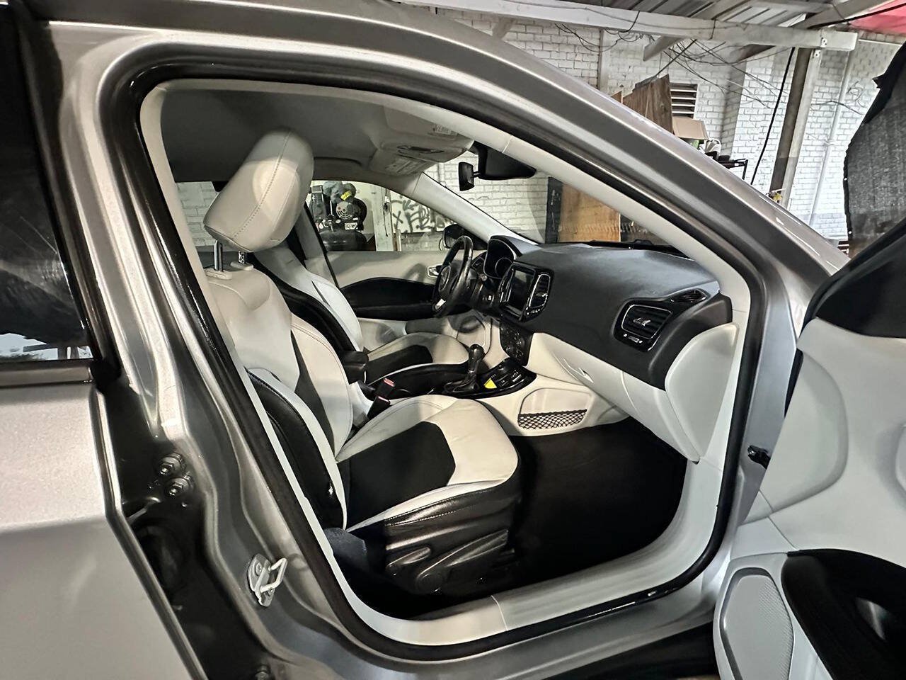 Used 2021 Jeep Compass Limited AWD/4WD image 17