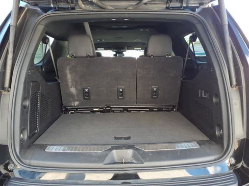 Used 2025 Chevrolet Suburban Premier AWD/4WD image 19