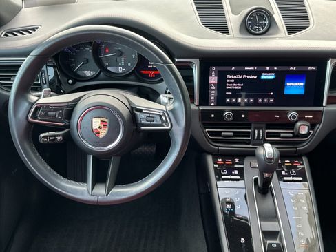 Certified 2024 Porsche Macan image 14