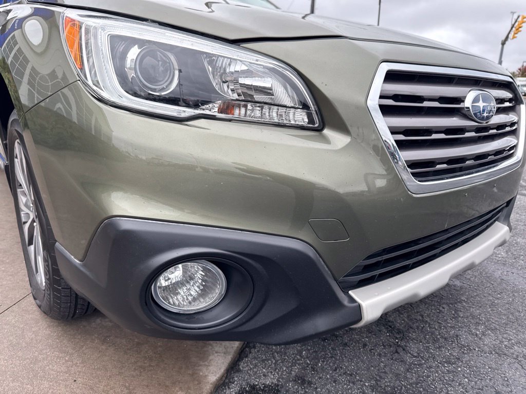 Used 2017 Subaru Outback 3.6R Touring AWD/4WD image 11
