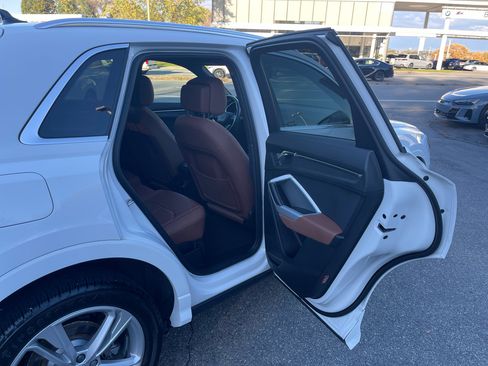 Used 2023 Audi Q3 2.0T Premium w/ Convenience Package image 35