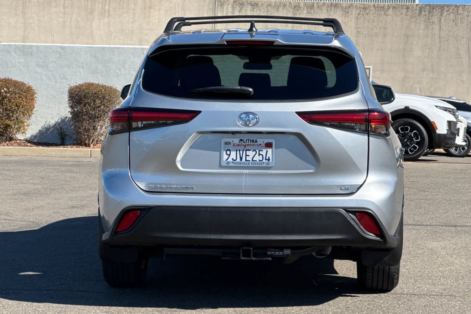 Used 2023 Toyota Highlander LE FWD image 8