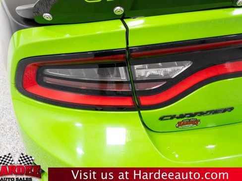 Used 2017 Dodge Charger R/T RWD image 9