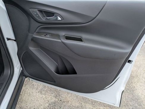 Used 2024 Chevrolet Equinox LT FWD image 31