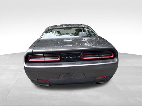 Used 2015 Dodge Challenger SXT w/ Driver Convenience Group RWD image 4