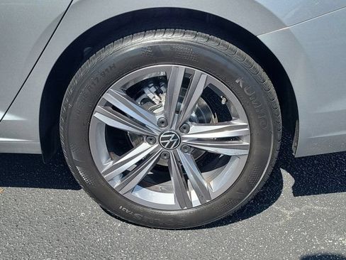 Certified 2023 Volkswagen Jetta SE w/ Panoramic Sunroof Package FWD image 30