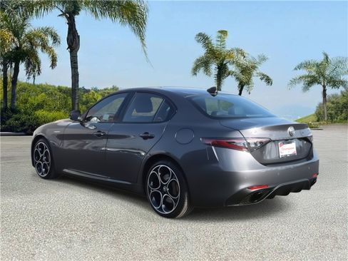 New 2025 Alfa Romeo Giulia w/ Veloce Package Rwd image 4