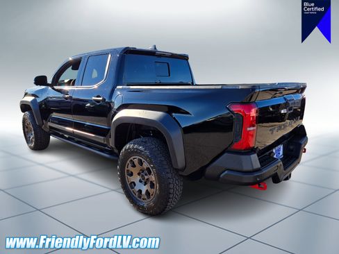 Used 2025 Toyota Tacoma Trailhunter image 4