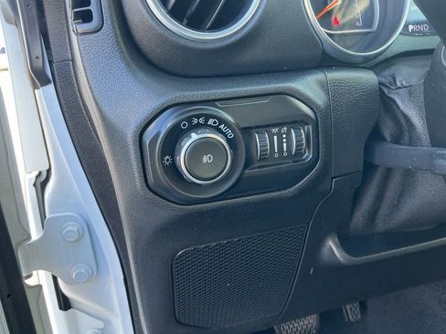 Used 2021 Jeep Wrangler Unlimited Sahara image 12