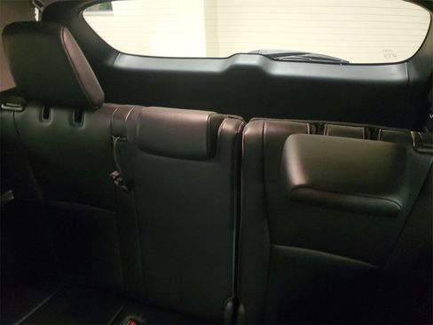 Certified 2023 Toyota Highlander XLE image 14