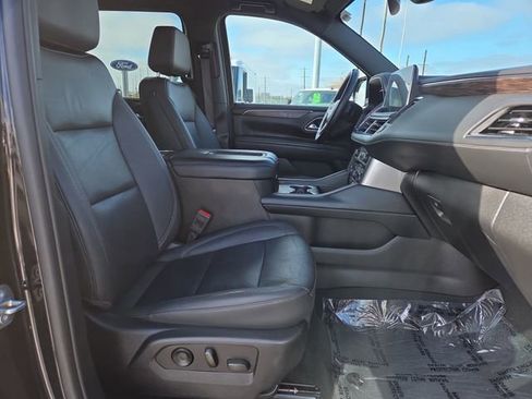 Used 2023 Chevrolet Suburban LT RWD image 16