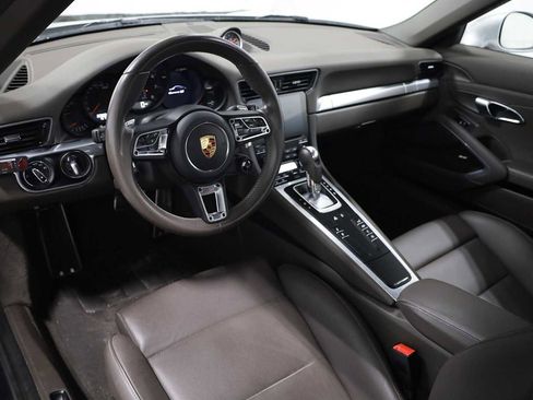 Certified 2018 Porsche 911 Carrera 4S image 4