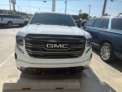 Used 2025 GMC Sierra 1500 AT4 AWD/4WD image 2
