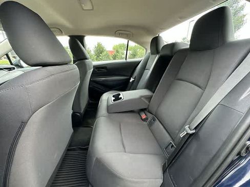 Used 2025 Toyota Corolla LE w/ LE Premium Package FWD image 17