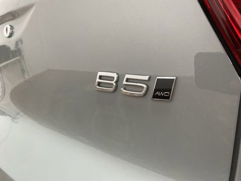 Used 2025 Volvo XC40 B5 Plus AWD/4WD image 97