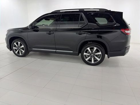 Used 2025 Honda Pilot Elite image 2