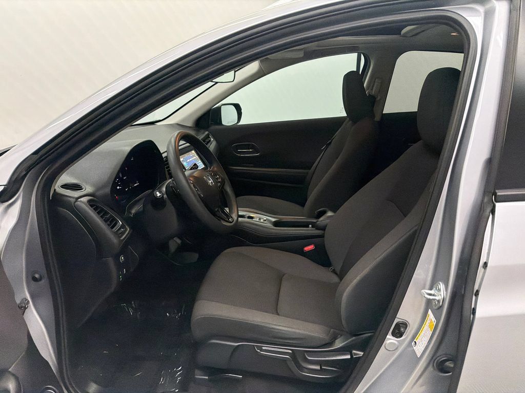 Used 2022 Honda HR-V EX image 9