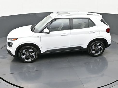 Certified 2025 Hyundai Venue SEL image 39