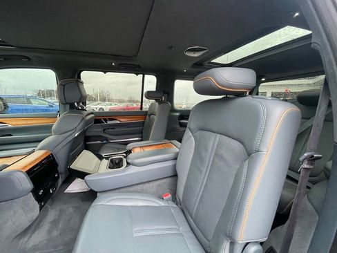 Used 2022 Jeep Grand Wagoneer Series II w/ Convenience Group III AWD/4WD image 26