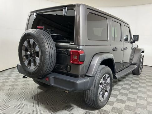Used 2018 Jeep Wrangler Unlimited Sahara image 5