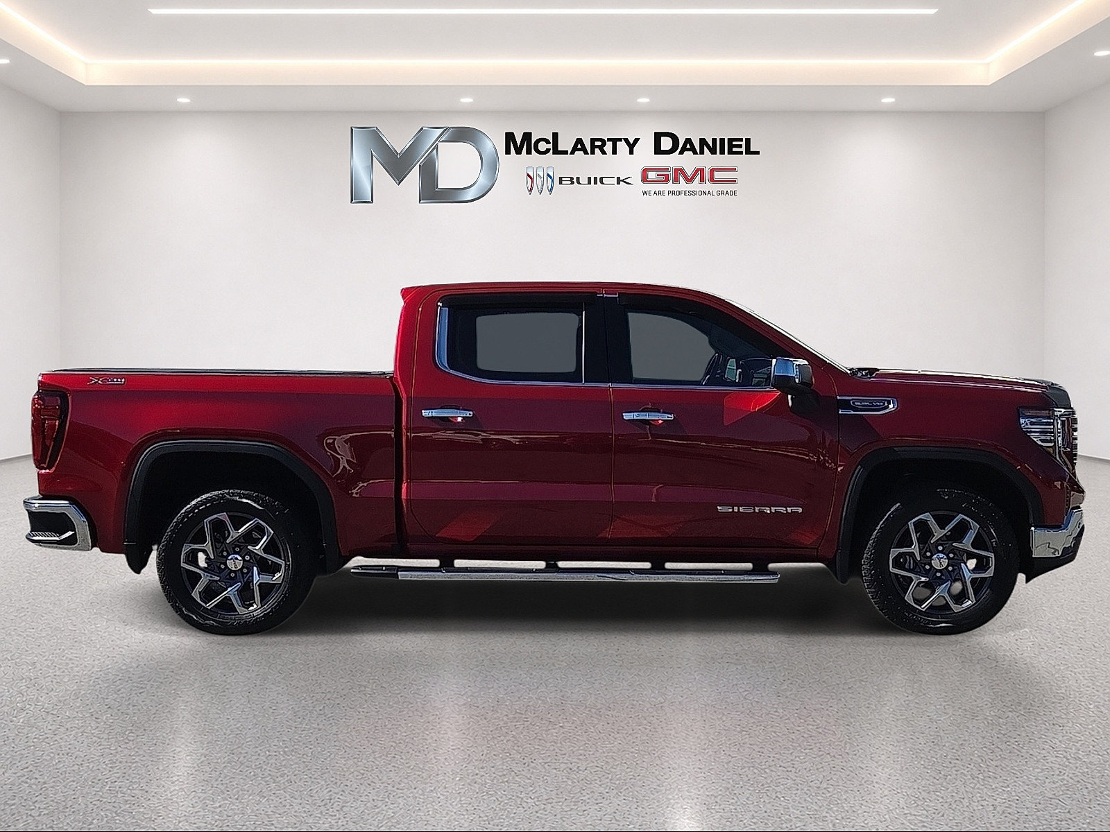 Used 2025 GMC Sierra 1500 SLT w/ SLT Premium Package AWD/4WD image 15