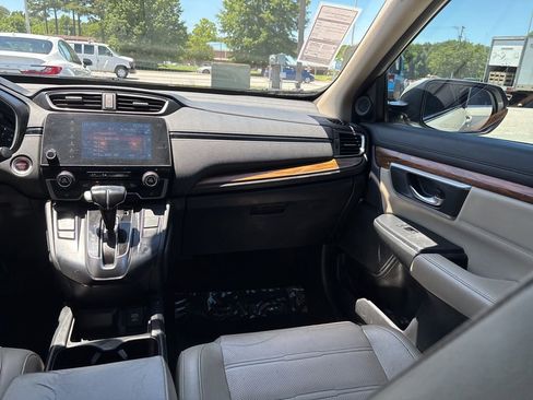 Used 2017 Honda CR-V Touring image 10