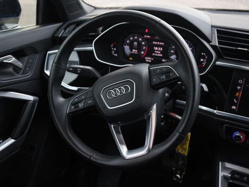 Used 2025 Audi Q3 2.0T Premium AWD/4WD image 8
