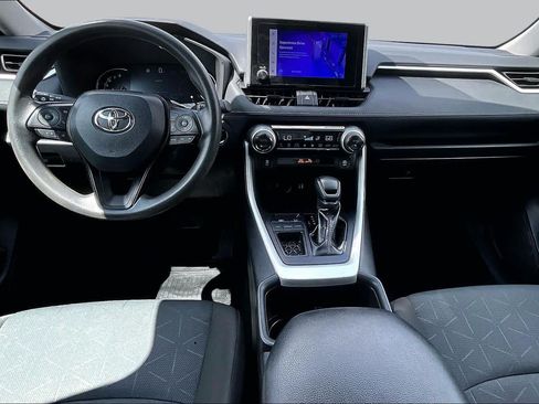 Used 2024 Toyota RAV4 XLE FWD image 16