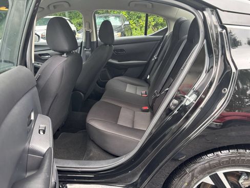 Used 2025 Nissan Sentra SV FWD image 21