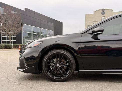 Used 2025 Toyota Camry SE image 6