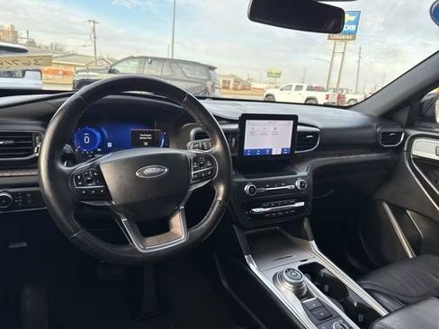 Used 2020 Ford Explorer Platinum image 23