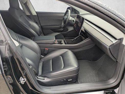 Used 2019 Tesla Model 3 Standard Range image 22