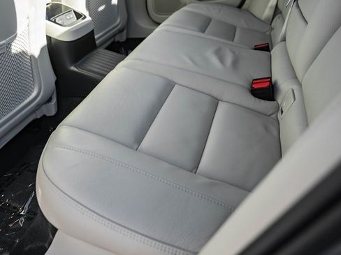 Used 2023 Volvo S60 T8 Plus image 28