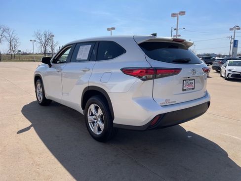 Used 2023 Toyota Highlander L image 7