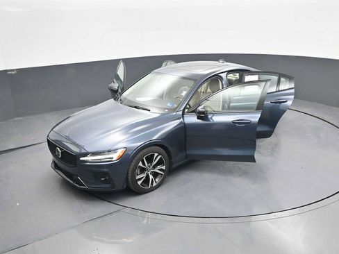 Used 2024 Volvo S60 B5 Plus AWD/4WD image 43