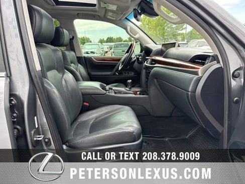 Used 2019 Lexus LX 570 4WD w/ Luxury Package image 12
