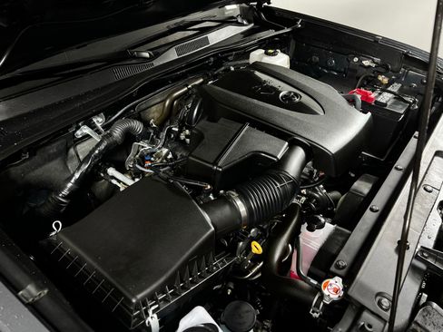 Certified 2023 Toyota Tacoma TRD Off-Road AWD/4WD image 10